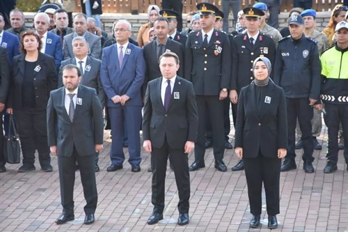 İlçemiz 10 Kasım Atatürk’ü Anma Programı Çelenk Töreni