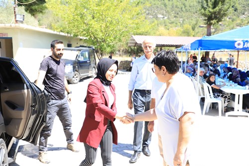 Kaymakam Saliha Karataş, Mahmutlu Mahallesinde Düzenlenen Mevlid Programına Katıldı