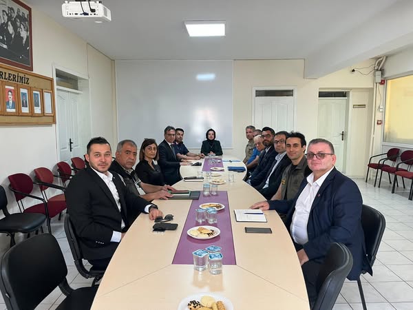 Kaymakamımız Sn. Saliha Karataş Başkanlığında Orman Yangınları ile Mücadele Komisyonu Toplantısı Gerçekleştirildi